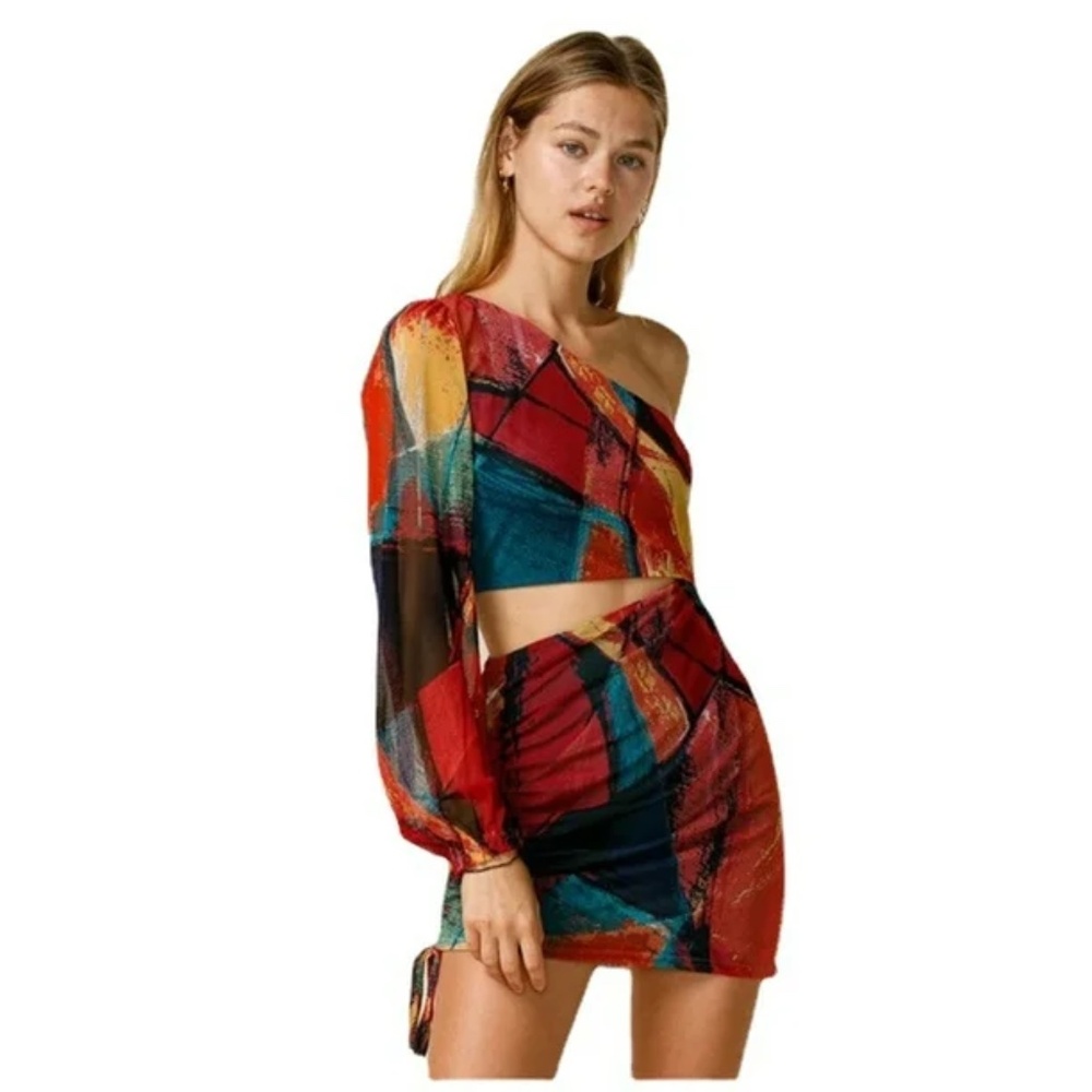 Sky to Moon One sleeve with cut out and ruched skirt  Small
